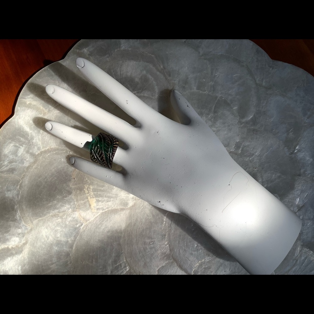 Vintage ‘50’s Transparent Dk. Green Bakelite Ring